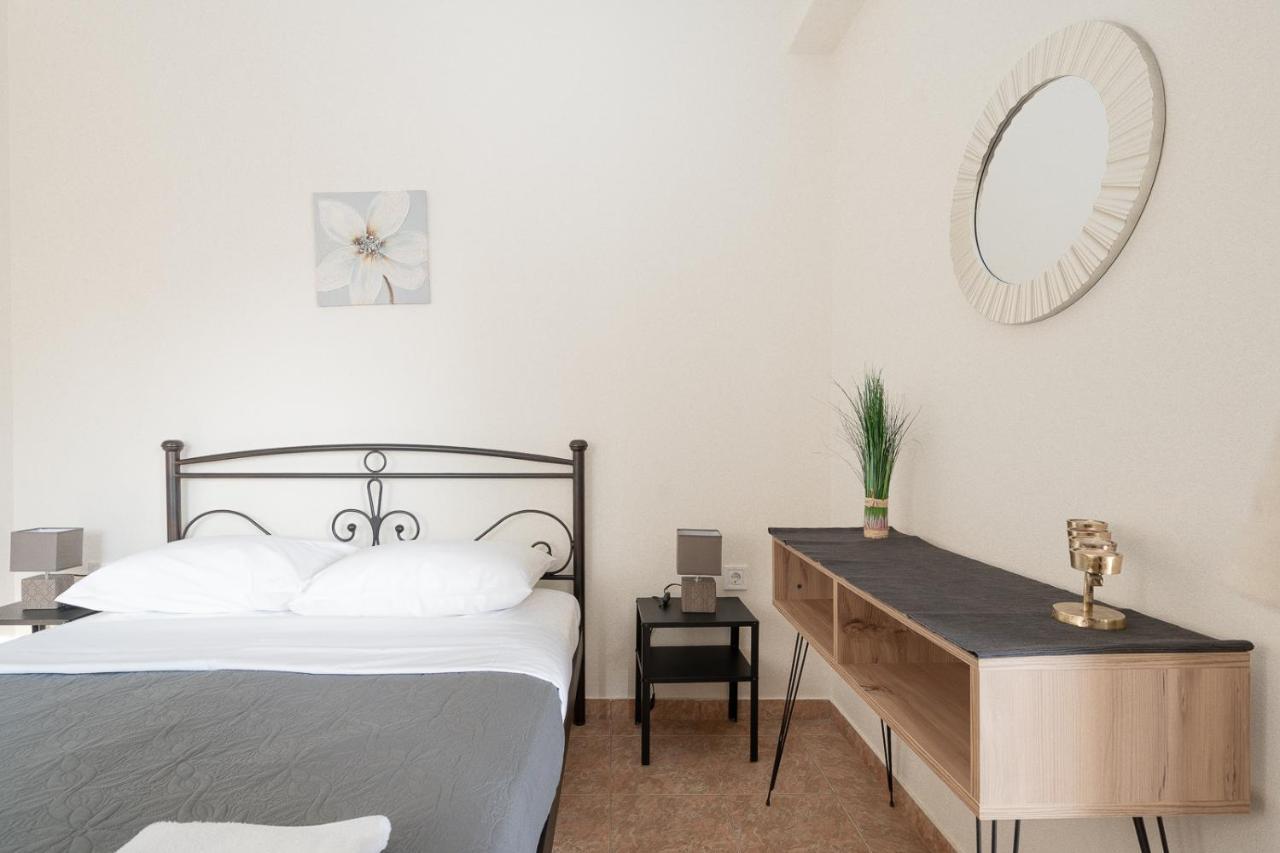 Mtc-Sfs Apartment By The Sea And Airport Порто-Рафти Экстерьер фото